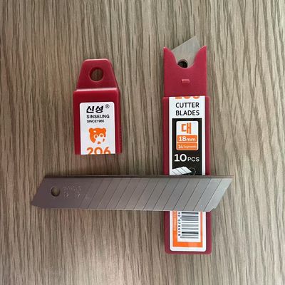 Ασημένιες λεπίδες κοπής 18 mm με πάχος 0,5 mm και γωνία 60 °