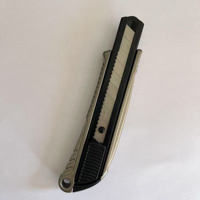 Μηχανισμός κλειδώματος 18 mm Χρησιμοποιούμενο μαχαίρι ξυλοπετρώματος για ομαλή ασφαλή κοπή